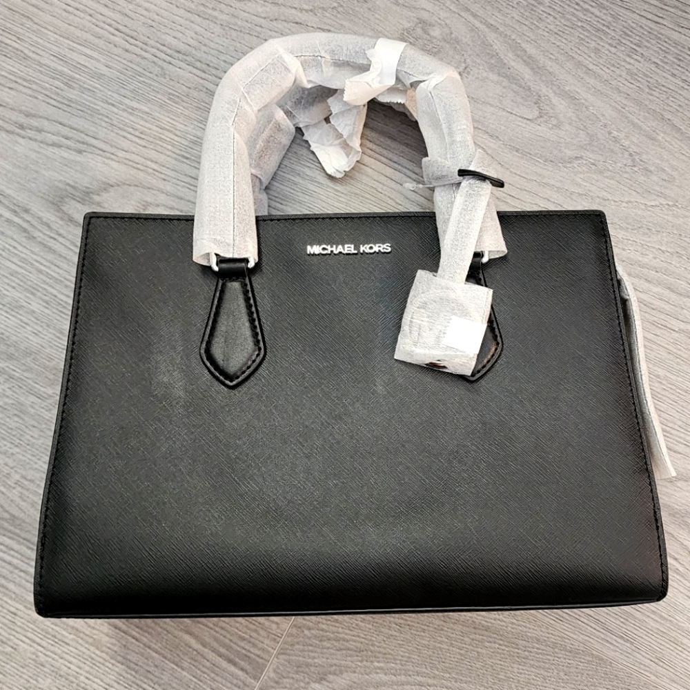 NWT Michael Kors Sheila Satchel